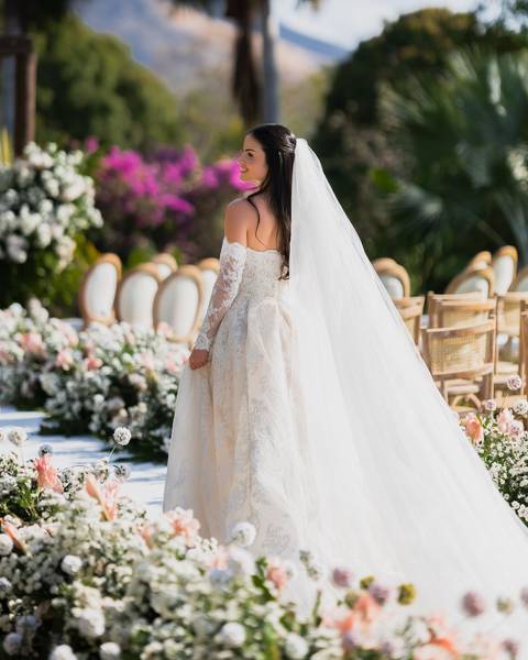 Fotos da noiva antes do casamento no local da cerimôonia no espaço garden gv
'
