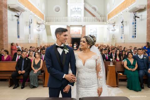 noivos trocando olhares'