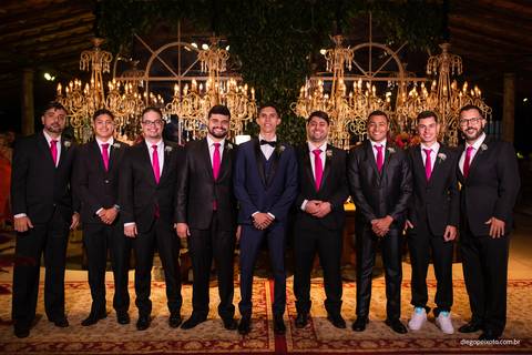 padrinhos e noivo'