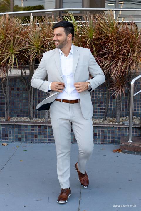 Fotografia de casamento sob o sol radiante'