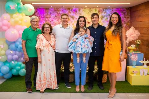 Luisa explorando seu universo mágico no Rio de Janeiro.'