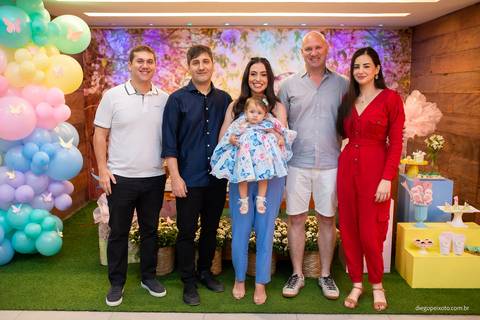 Momentos especiais capturados pela lente carinhosa do fotógrafo.'