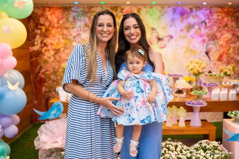 Fotografia infantil que transborda doçura e felicidade.'