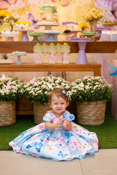 Sessão de fotos que retrata a energia única da Luisa.'