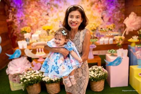 Aniversário infantil repleto de amor e sorrisos sinceros.'