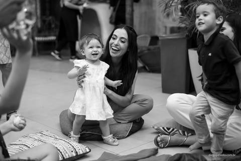 Fotos que documentam o crescimento e a alegria da Luisa'