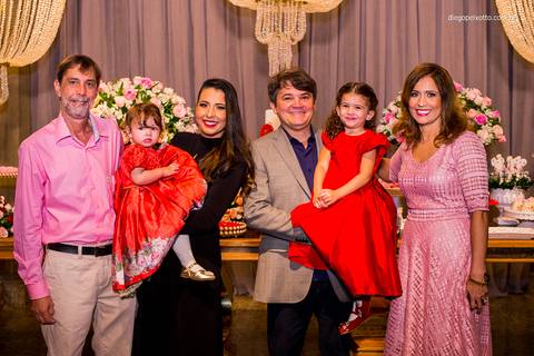 Família posa para foto do fotógrafo de festa infantil Diego Peixotto'