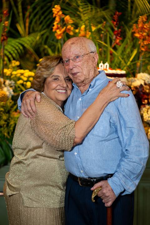 Fotógrafo de aniversários e festas em toda a região de Caratinga – Registre cada detalhe com emoção e qualidade.'