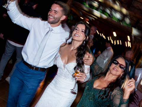 irmão da noiva na festa'