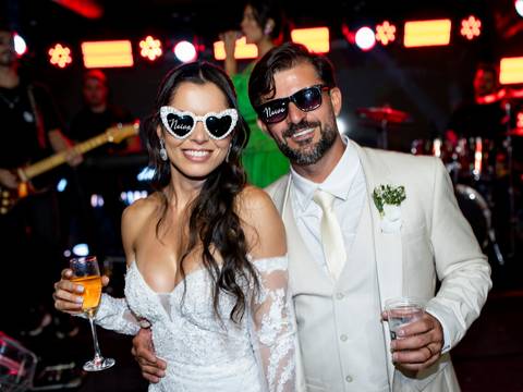 ultima foto dos noivos na boa te de casamento'