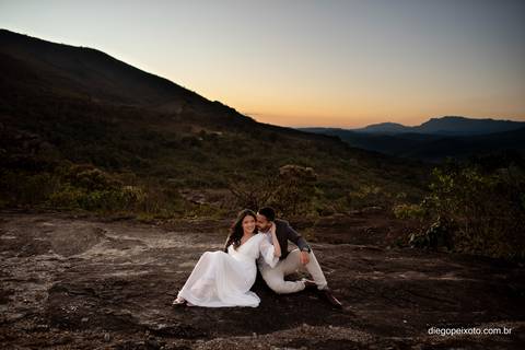 ensaio romantico de noivos no parque cachoeira das andorinhas em ouro preto'