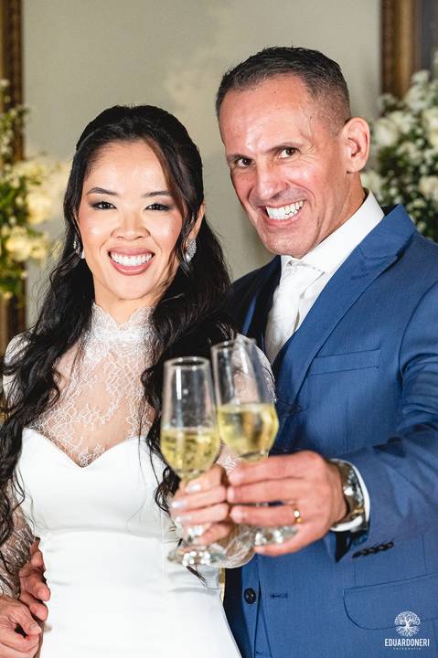 A festa na Villa Viana celebrou o amor de Karen e Peterson com buffet impecável, alegria contagiante e uma noite inesquecível.'