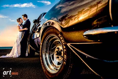 Fotografia premiada na FineArt Association na categoria Retratps de Noivas e Noivos com esse V8 fantástico'