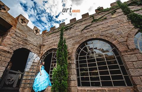 Prêmio conquistado na categoria Casamentos no Concurso Especial de Ensaios Incríveis na FineArt Association, a foto foi realizada no ensaio da debutante Natiely, no Castelo da Vinícola LaDorni em Bandeirantes - PR'
