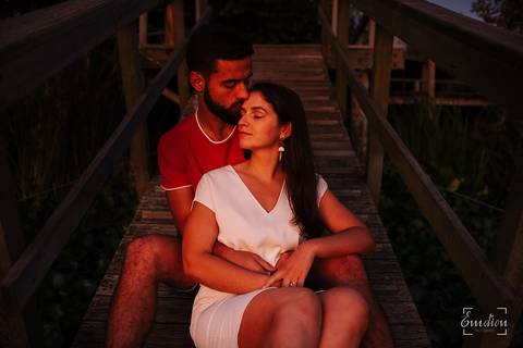 Fotógrafo de casamentos em Coimbra, Leiria, Aveiro.
Fotografia documental de casamento. Fotografia com emoção, paixão e sem poses. Imagens verdadeiras e cheias de amor.
Fotografamos em todo o país. Sessão Solteiros na Praia de Mira e em Fermentelos.'