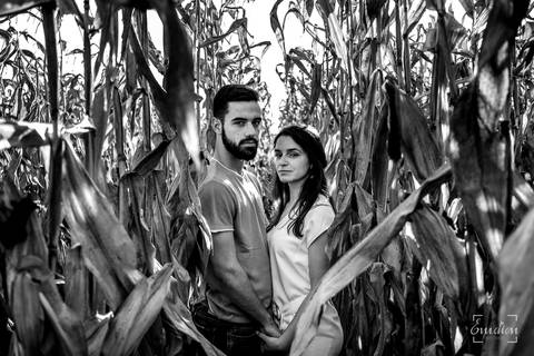 Fotógrafo de casamentos em Coimbra, Leiria, Aveiro.
Fotografia documental de casamento. Fotografia com emoção, paixão e sem poses. Imagens verdadeiras e cheias de amor.
Fotografamos em todo o país. Sessão Solteiros na Praia de Mira e em Fermentelos.'