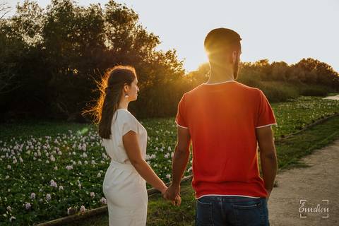 Fotógrafo de casamentos em Coimbra, Leiria, Aveiro.
Fotografia documental de casamento. Fotografia com emoção, paixão e sem poses. Imagens verdadeiras e cheias de amor.
Fotografamos em todo o país. Sessão Solteiros na Praia de Mira e em Fermentelos.'