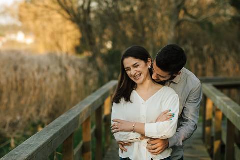Fotógrafo de casamentos em Coimbra, Leiria, Aveiro.
Fotografia documental de casamento. Fotografia com emoção, paixão e sem poses. Imagens verdadeiras e cheias de amor.
Fotografamos em todo o país. Sessão Solteiros na Praia de Mira e em Fermentelos. '