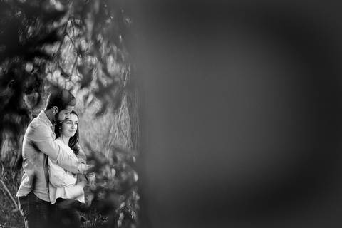 Fotógrafo de casamentos em Coimbra, Leiria, Aveiro.
Fotografia documental de casamento. Fotografia com emoção, paixão e sem poses. Imagens verdadeiras e cheias de amor.
Fotografamos em todo o país. Sessão Solteiros na Praia de Mira e em Fermentelos.'