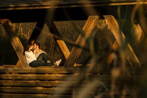 Fotógrafo de casamentos em Coimbra, Leiria, Aveiro.
Fotografia documental de casamento. Fotografia com emoção, paixão e sem poses. Imagens verdadeiras e cheias de amor.
Fotografamos em todo o país. Sessão Solteiros na Praia de Mira e em Fermentelos.'