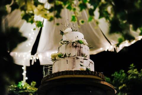 bolo dos noivos de três camadas'