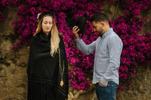 Sessão de solteiros no Jardim Botânico com vestes do rancho'