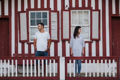 Fotógrafo de casamentos em Coimbra, Leiria, Aveiro.
Fotografia documental de casamento. Fotografia com emoção, paixão e sem poses. Imagens verdadeiras e cheias de amor.
Fotografamos em todo o país. Sessão Solteiros em São Caetano e na Costa Nova.'