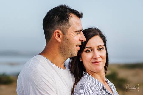 Fotógrafo de casamentos em Coimbra, Leiria, Aveiro.
Fotografia documental de casamento. Fotografia com emoção, paixão e sem poses. Imagens verdadeiras e cheias de amor.
Fotografamos em todo o país. Sessão Solteiros em São Caetano e na Costa Nova.'