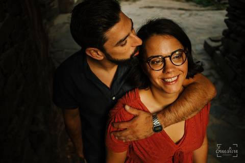 Fotógrafo de casamentos em Coimbra, Leiria, Aveiro.
Fotografia documental de casamento. Fotografia com emoção, paixão e sem poses. Imagens verdadeiras e cheias de amor.
Fotografamos em todo o país. Sessão Solteiros na Lousã.'