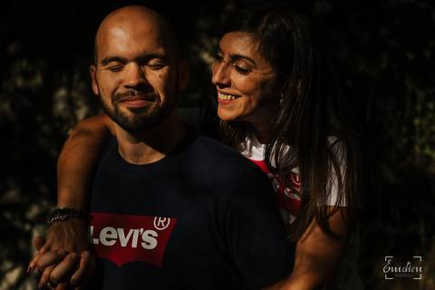 Fotógrafo de casamentos em Coimbra, Leiria, Aveiro.
Fotografia documental de casamento. Fotografia com emoção, paixão e sem poses. Imagens verdadeiras e cheias de amor.
Fotografamos em todo o país. Sessão Solteiros nas Buracas do Casmilo.'