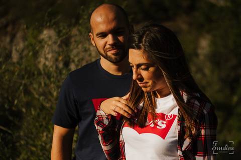Fotógrafo de casamentos em Coimbra, Leiria, Aveiro.
Fotografia documental de casamento. Fotografia com emoção, paixão e sem poses. Imagens verdadeiras e cheias de amor.
Fotografamos em todo o país. Sessão Solteiros nas Buracas do Casmilo.'