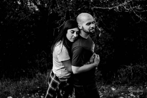 Fotógrafo de casamentos em Coimbra, Leiria, Aveiro.
Fotografia documental de casamento. Fotografia com emoção, paixão e sem poses. Imagens verdadeiras e cheias de amor.
Fotografamos em todo o país. Sessão Solteiros nas Buracas do Casmilo.'