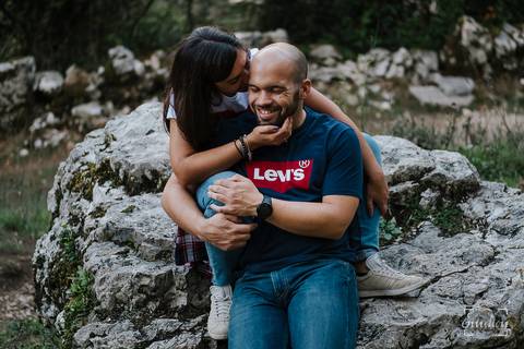 Fotógrafo de casamentos em Coimbra, Leiria, Aveiro.
Fotografia documental de casamento. Fotografia com emoção, paixão e sem poses. Imagens verdadeiras e cheias de amor.
Fotografamos em todo o país. Sessão Solteiros nas Buracas do Casmilo.'