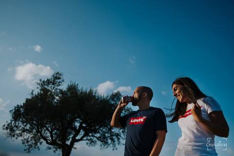 Fotógrafo de casamentos em Coimbra, Leiria, Aveiro.
Fotografia documental de casamento. Fotografia com emoção, paixão e sem poses. Imagens verdadeiras e cheias de amor.
Fotografamos em todo o país. Sessão Solteiros nas Buracas do Casmilo.'