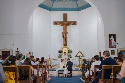 Bonito casamento na igreja de Febres.'