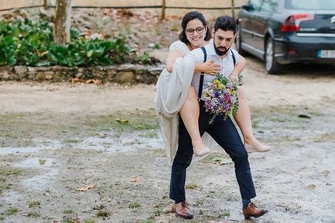 Fotógrafo de casamentos em Leiria,Coimbra Aveiro.
Fotografia documental de casamento. Fotografia com emoção, paixão e sem poses. Imagens verdadeiras e cheias de amor.
Fotografamos em todo o país. Casamento em Ansião e na Quinta das Abertas.'