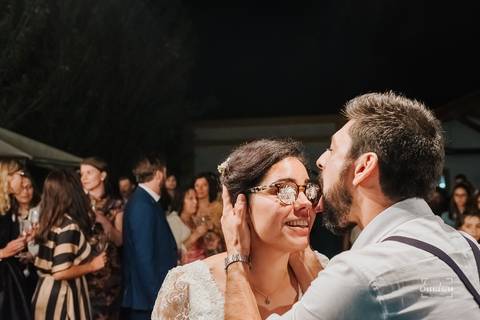 Fotógrafo de casamentos em Leiria,Coimbra Aveiro.
Fotografia documental de casamento. Fotografia com emoção, paixão e sem poses. Imagens verdadeiras e cheias de amor.
Fotografamos em todo o país. Casamento em Ansião e na Quinta das Abertas.'
