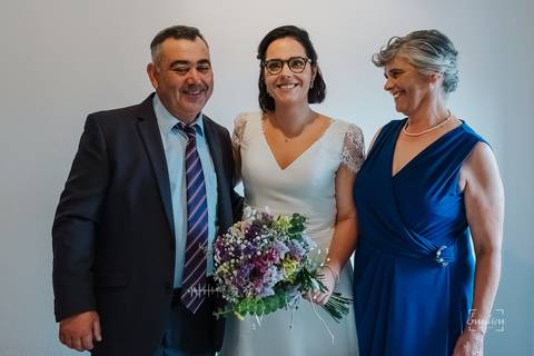 Fotógrafo de casamentos em Leiria,Coimbra Aveiro.
Fotografia documental de casamento. Fotografia com emoção, paixão e sem poses. Imagens verdadeiras e cheias de amor.
Fotografamos em todo o país. Casamento em Ansião e na Quinta das Abertas.'