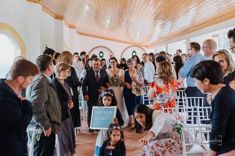Fotógrafo de casamentos em Leiria,Coimbra Aveiro.
Fotografia documental de casamento. Fotografia com emoção, paixão e sem poses. Imagens verdadeiras e cheias de amor.
Fotografamos em todo o país. Casamento em Ansião e na Quinta das Abertas.'