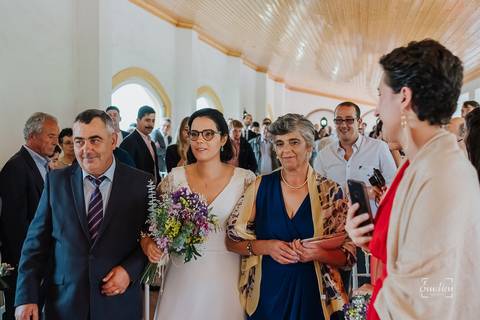Fotógrafo de casamentos em Leiria,Coimbra Aveiro.
Fotografia documental de casamento. Fotografia com emoção, paixão e sem poses. Imagens verdadeiras e cheias de amor.
Fotografamos em todo o país. Casamento em Ansião e na Quinta das Abertas.'