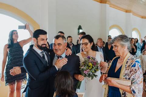 Fotógrafo de casamentos em Leiria,Coimbra Aveiro.
Fotografia documental de casamento. Fotografia com emoção, paixão e sem poses. Imagens verdadeiras e cheias de amor.
Fotografamos em todo o país. Casamento em Ansião e na Quinta das Abertas.'