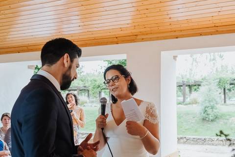 Fotógrafo de casamentos em Leiria,Coimbra Aveiro.
Fotografia documental de casamento. Fotografia com emoção, paixão e sem poses. Imagens verdadeiras e cheias de amor.
Fotografamos em todo o país. Casamento em Ansião e na Quinta das Abertas.'