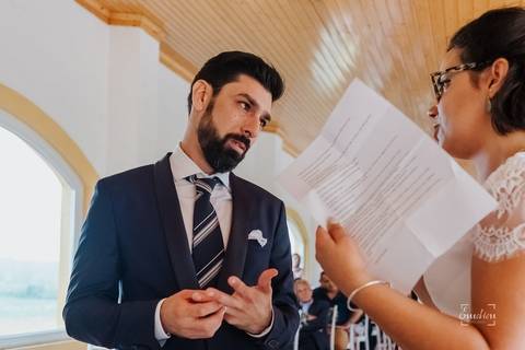 Fotógrafo de casamentos em Leiria,Coimbra Aveiro.
Fotografia documental de casamento. Fotografia com emoção, paixão e sem poses. Imagens verdadeiras e cheias de amor.
Fotografamos em todo o país. Casamento em Ansião e na Quinta das Abertas.'