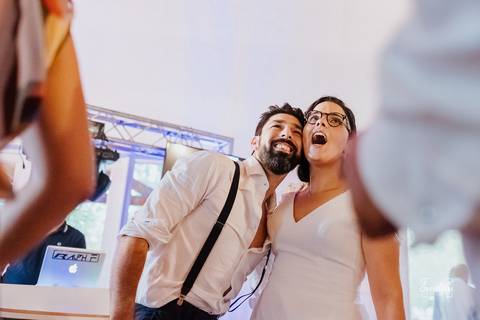Fotógrafo de casamentos em Leiria,Coimbra Aveiro.
Fotografia documental de casamento. Fotografia com emoção, paixão e sem poses. Imagens verdadeiras e cheias de amor.
Fotografamos em todo o país. Casamento em Ansião e na Quinta das Abertas.'