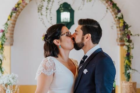 Fotógrafo de casamentos em Leiria,Coimbra Aveiro.
Fotografia documental de casamento. Fotografia com emoção, paixão e sem poses. Imagens verdadeiras e cheias de amor.
Fotografamos em todo o país. Casamento em Ansião e na Quinta das Abertas.'