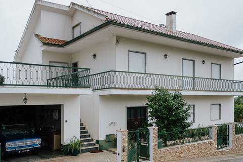 Fotógrafo de casamentos em Leiria,Coimbra Aveiro.
Fotografia documental de casamento. Fotografia com emoção, paixão e sem poses. Imagens verdadeiras e cheias de amor.
Fotografamos em todo o país. Casamento em Ansião e na Quinta das Abertas.'