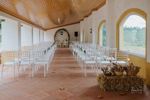 Fotógrafo de casamentos em Leiria,Coimbra Aveiro.
Fotografia documental de casamento. Fotografia com emoção, paixão e sem poses. Imagens verdadeiras e cheias de amor.
Fotografamos em todo o país. Casamento em Ansião e na Quinta das Abertas.'