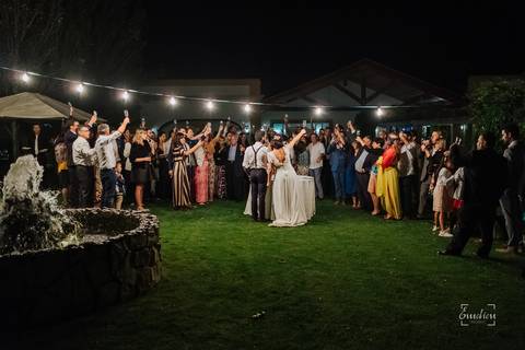 Fotógrafo de casamentos em Leiria,Coimbra Aveiro.
Fotografia documental de casamento. Fotografia com emoção, paixão e sem poses. Imagens verdadeiras e cheias de amor.
Fotografamos em todo o país. Casamento em Ansião e na Quinta das Abertas.'