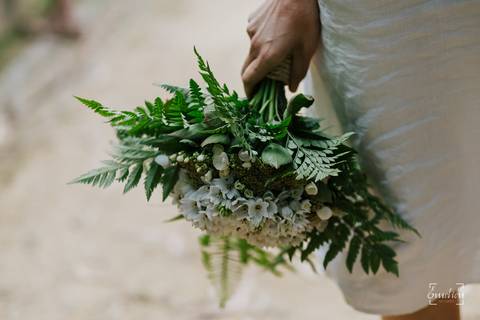 Fotógrafo de casamentos em Coimbra, Leiria, Aveiro.
Fotografia documental de casamento. Fotografia com emoção, paixão e sem poses. Imagens verdadeiras e cheias de amor.
Fotografamos em todo o país. Sessão Solteiros em Coimbra.'