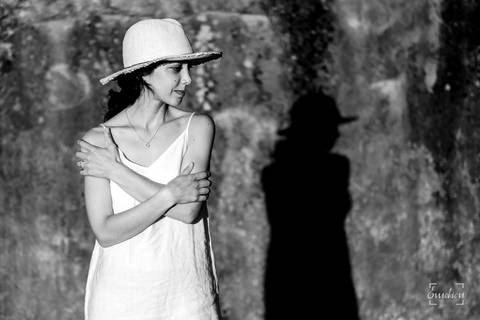 Fotógrafo de casamentos em Coimbra, Leiria, Aveiro.
Fotografia documental de casamento. Fotografia com emoção, paixão e sem poses. Imagens verdadeiras e cheias de amor.
Fotografamos em todo o país. Sessão Solteiros em Coimbra.'